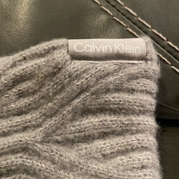 Calvin Klein Headband - Picture 2 of 3